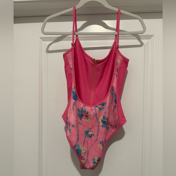 LoveShackFancy X Beach Riot Cheryl One Piece HINTS OF HIBISCUS - Picture 4 of 8